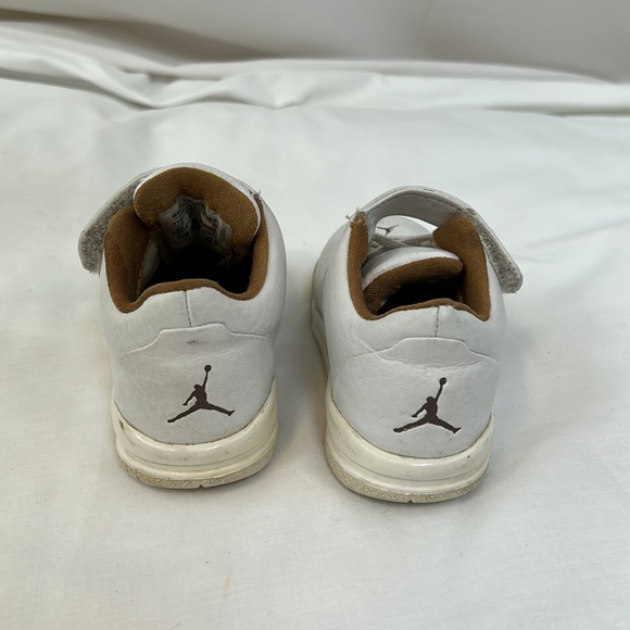 Nike Jordan Baby Toddler Gold & White Vintage Sneakers Size 5C - Picture 3 of 9